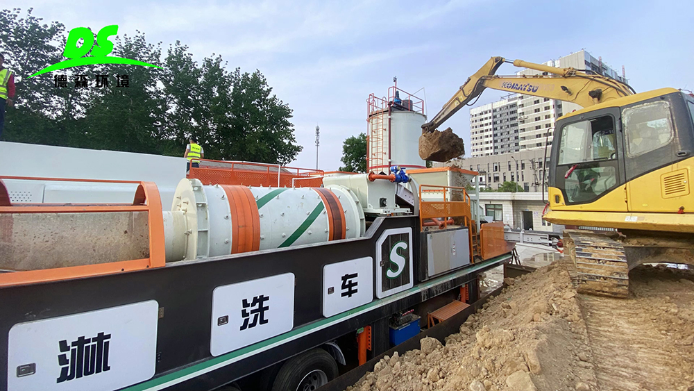 德森移動淋洗修復系列設(shè)備.jpg 德森移動淋洗修復系列設(shè)備